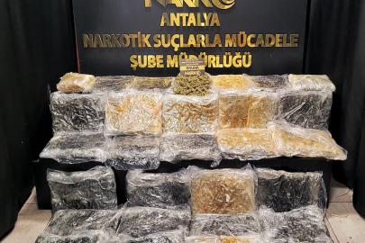 Döşemealtı’nda 34 kilo skunk ele geçirildi, 2 şüpheli tutuklandı