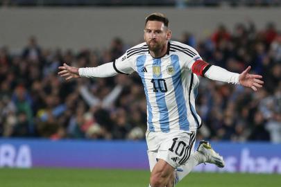 Messi, Arjantin galibiyetinde hattrick yaparak Dünya Kupası gol rekorunu egale etti