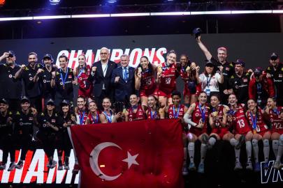 Filenin Sultanları kupayla yurda döndü